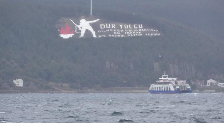 Gökçeada ve Bozcaada’ya feribot seferlerine fırtına engeli