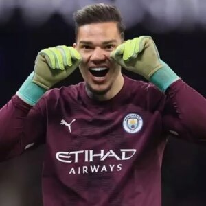 edersondan galatasaray taraftarini heyecanlandiran hamle Zbwp8XkJ