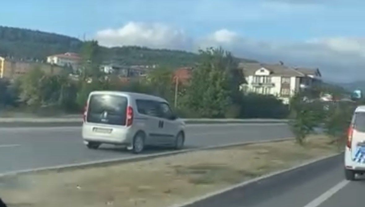 boluda ters seritte tehlikeli yolculuk kUladO8G