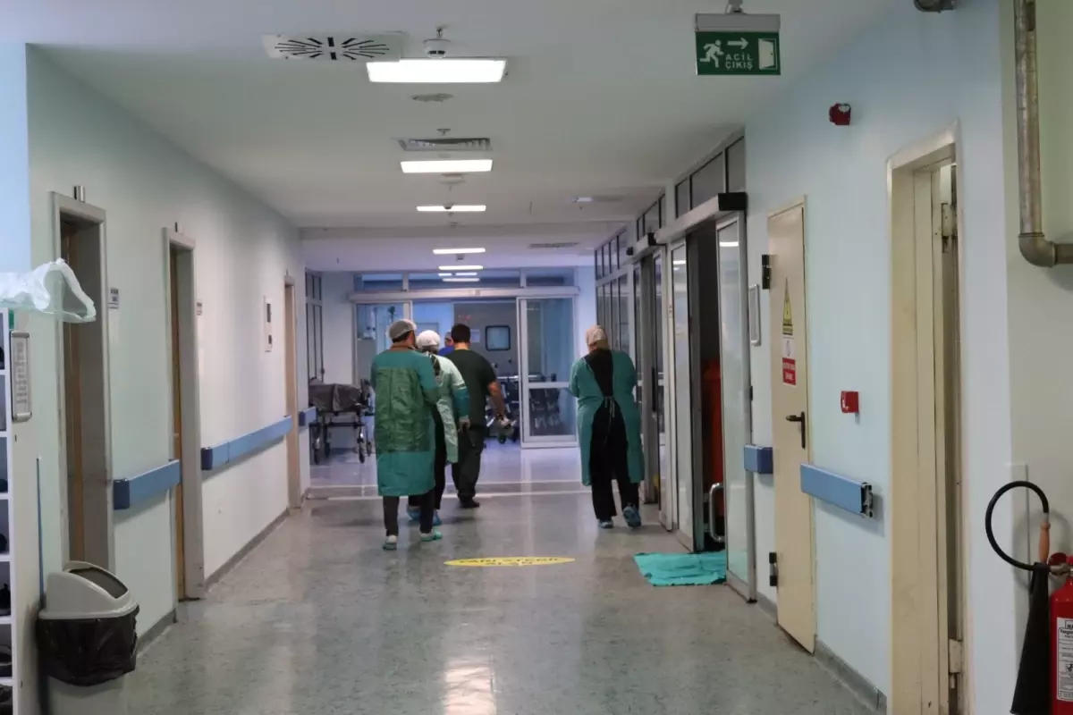 duzcede beyin olumu gerceklesen hastanin organlari nakil icin hazirlaniyor IE1sjHOy