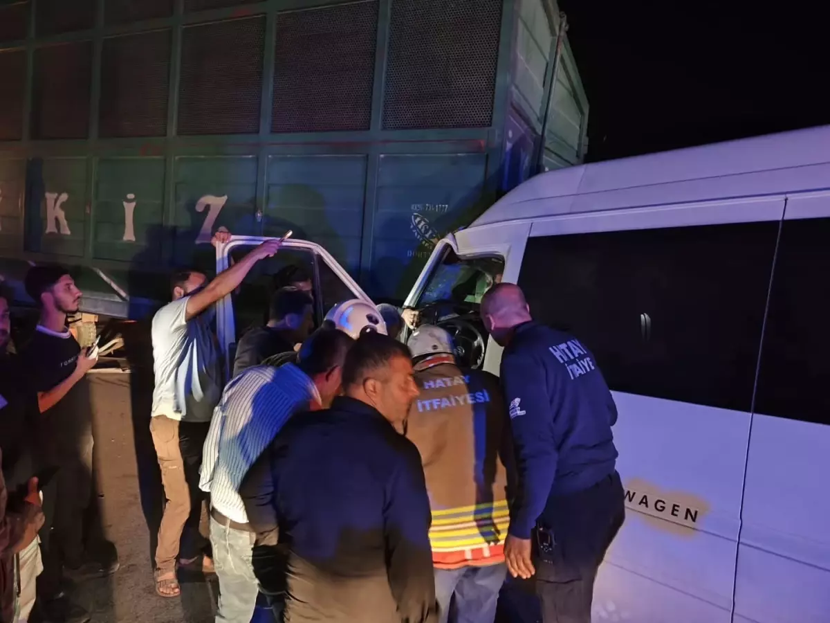 reyhanlida trafik kazasi genc kiz hayatini kaybetti NgbZLbVd.jpg