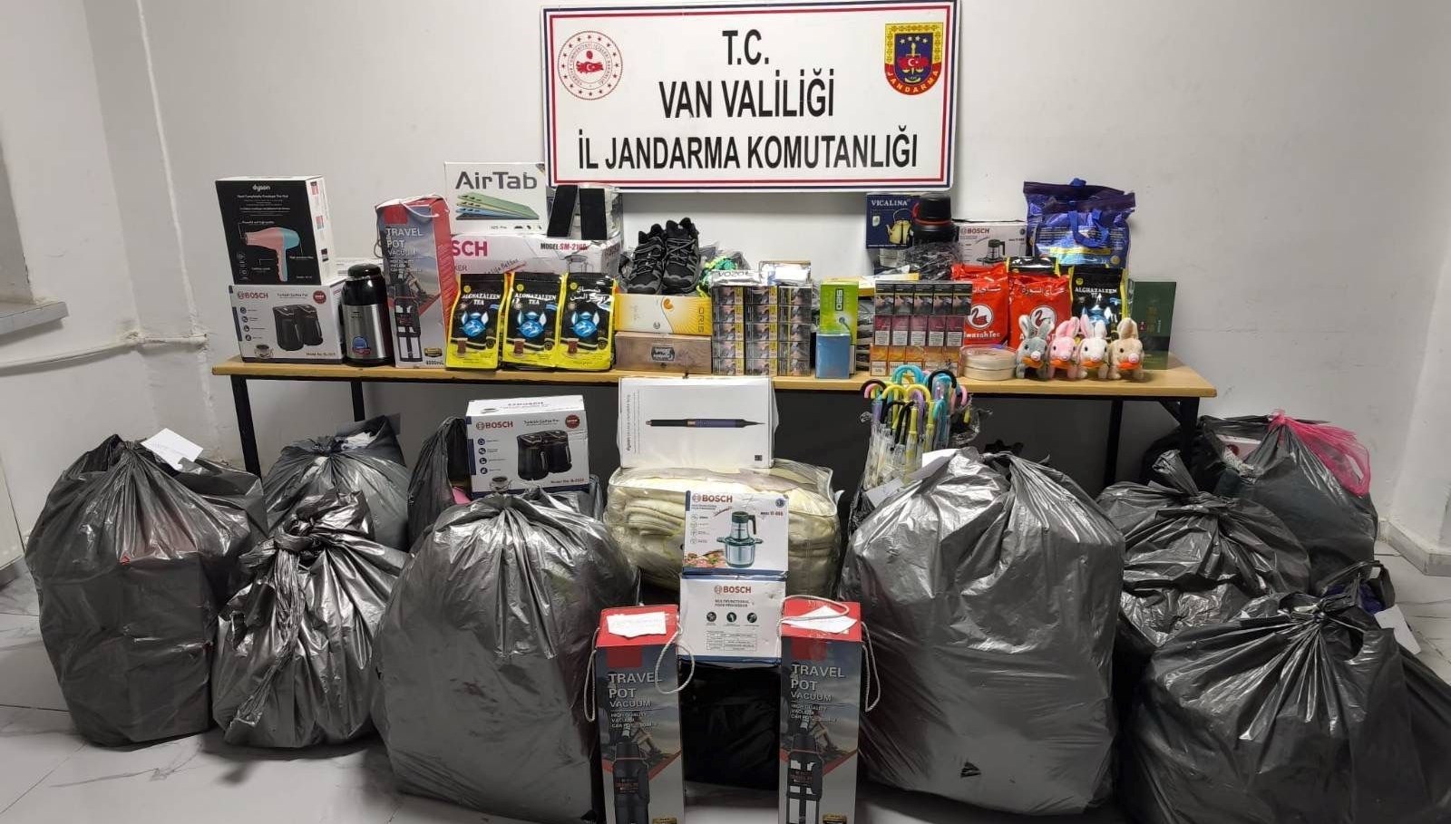 vanda gumruk kacagi malzeme ele gecirildi YNmwDBQc.jpg