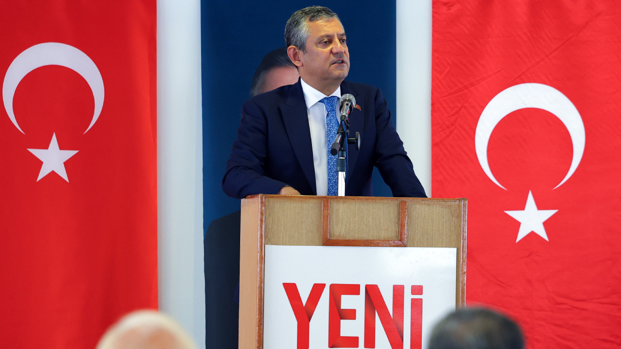 Son dakika ozgur ozel yeni parti rozetiyle ilk kez halk tv canli yayininda 1OOItyHh